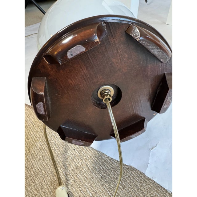 Metal 1980s Marbro White/Gold Ginger Jar Table Lamp For Sale - Image 7 of 9
