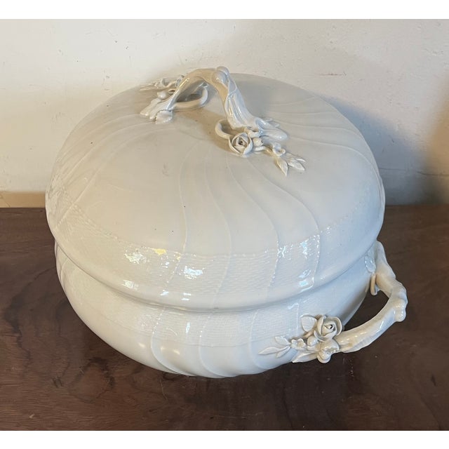 Antique 19th Century German KPM Berlin Porcelain Rococo Blanc De Chine Soup Tureen For Sale - Image 13 of 18