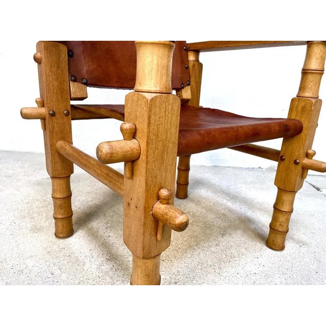 South American Brutalist Leather & Oak Safari Chair, Colombia, 1960s For Sale - Image 6 of 13