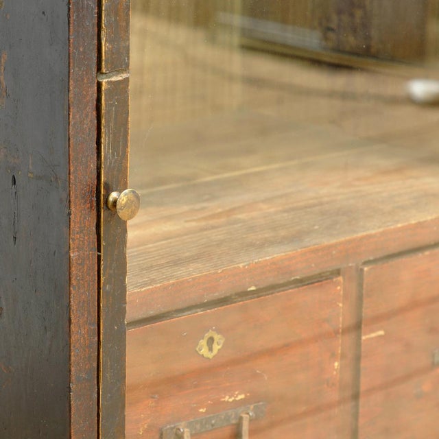 Small Japanese Display Cabinet, 1925 For Sale - Image 9 of 14