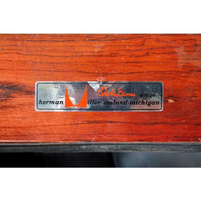 1970s Set of 670 Lounge Chair with Ottoman by Charles & Ray Eames for Herman Miller, 1970s For Sale - Image 5 of 6