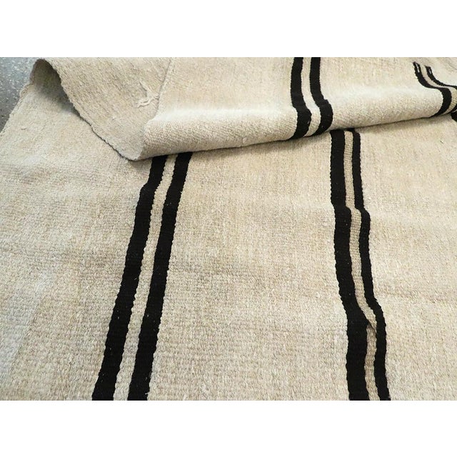 Galerie Shabab Collection Mid-20th Century Turkish Flatweave Kilim Gallery Rug For Sale - Image 10 of 10