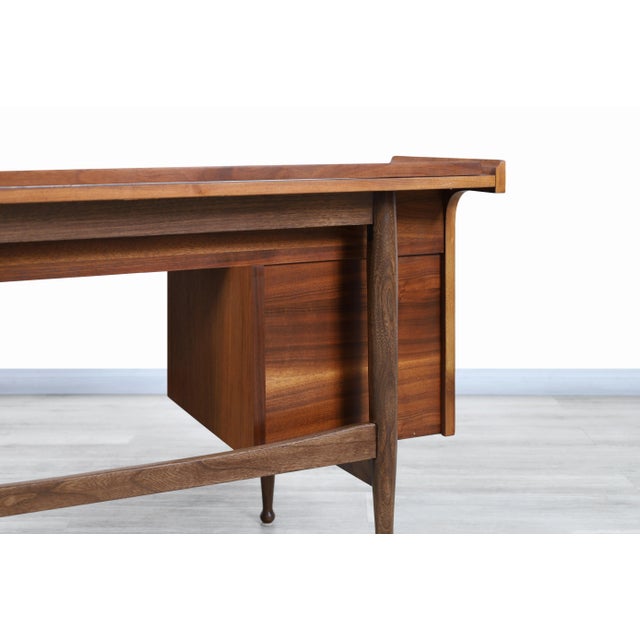 1960s Mid Century Modern Walnut "Mainline" Desk by Hooker For Sale - Image 9 of 11