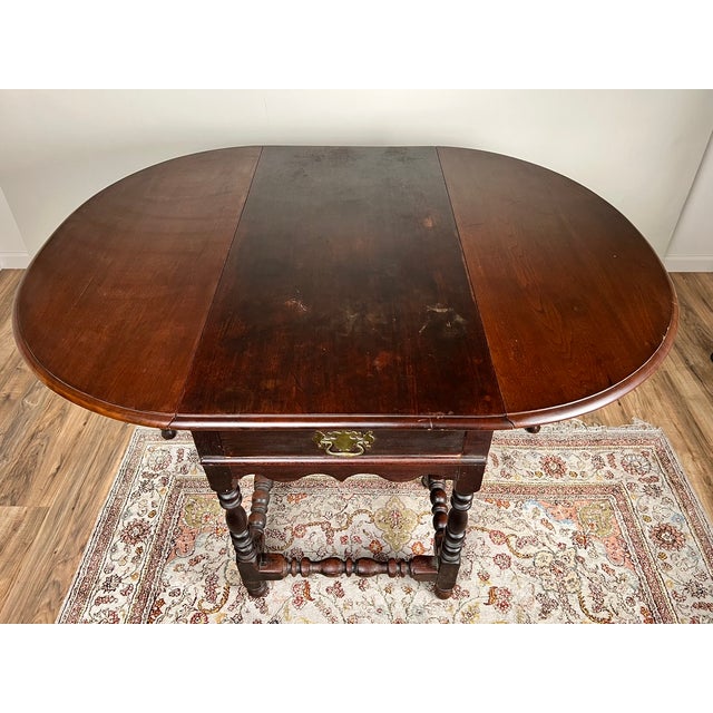 Antique English William & Mary Walnut One Drawer Gateleg Dining Table C. Early 18th Century For Sale - Image 12 of 13