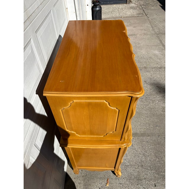 Mid 20th Century Vintage French Provincial Tall Chest, Serpentine Front Highboy With Carved Apron & Scroll Feet For Sale - Image 5 of 12