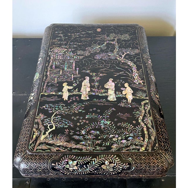 Black Antique Japanese Lacquer and Inlay Box from Ryukyu Island For Sale - Image 8 of 18