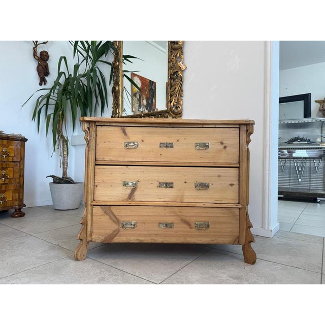 Original Gründerzeit (late 19th-century) 3-drawer chest of drawers, spruce wood. Dimensions: Height x Width x Depth 80 x...