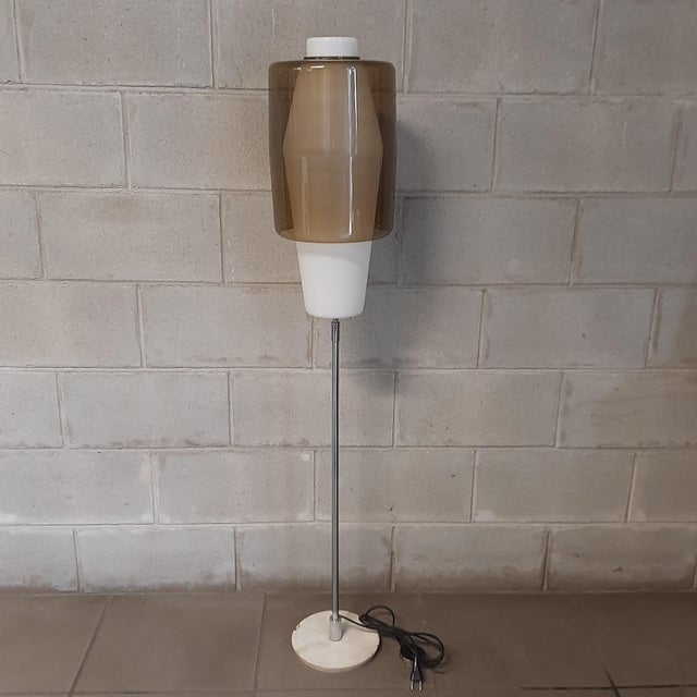 Rare modern design floor lamp from the 1970s, structure with double lampshade, 1 of which is in opal white polycarbonate...