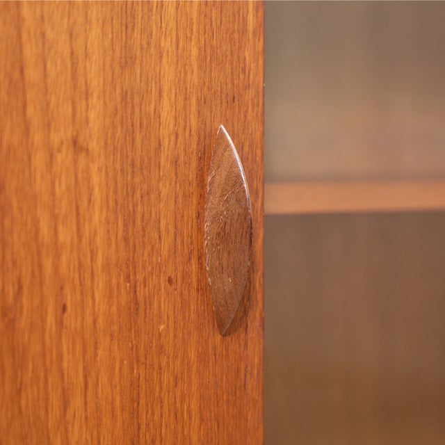 Brown C12 - Mid Century China Entryway Display Cabinet For Sale - Image 8 of 8