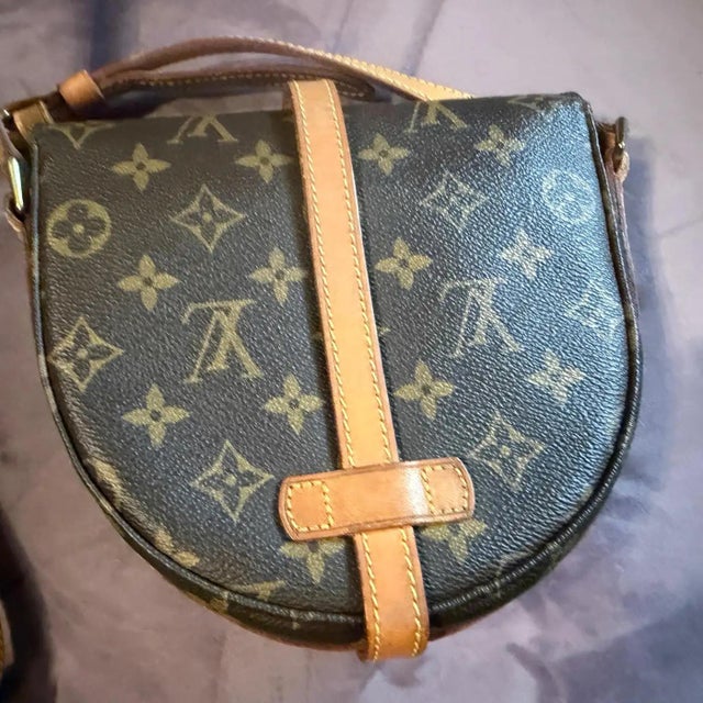 2000s Louis Vuitton Monogram Chantilly Crossbody Bag For Sale - Image 9 of 18