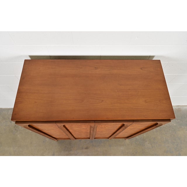 T. H. Robsjohn-Gibbings Style Cherry and Burl Wood Highboy Dresser by Thomasville, 1960s For Sale - Image 9 of 12