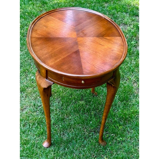 Oval Queen Anne Style, End or Tea Table, Made by Butler Specialty Company, 1960’s With Pull Out Slides, Cabriole Legs and a Burl Top For Sale - Image 9 of 9