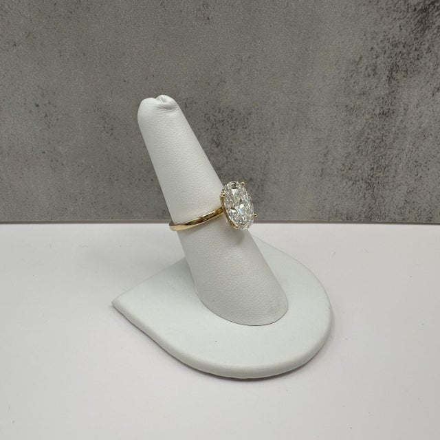 Contemporary 4.12ct Oval Lab Grown Diamond Ring Igi F Vs1 14k Yellow Gold Hidden Halo, Size 7 For Sale - Image 3 of 7