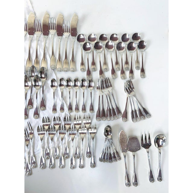 French Louis XV Coquille Cutlery Set for 12 in Silver-Plated Metal by Felix Frères, 1950s, Set of 186 For Sale - Image 13 of 18