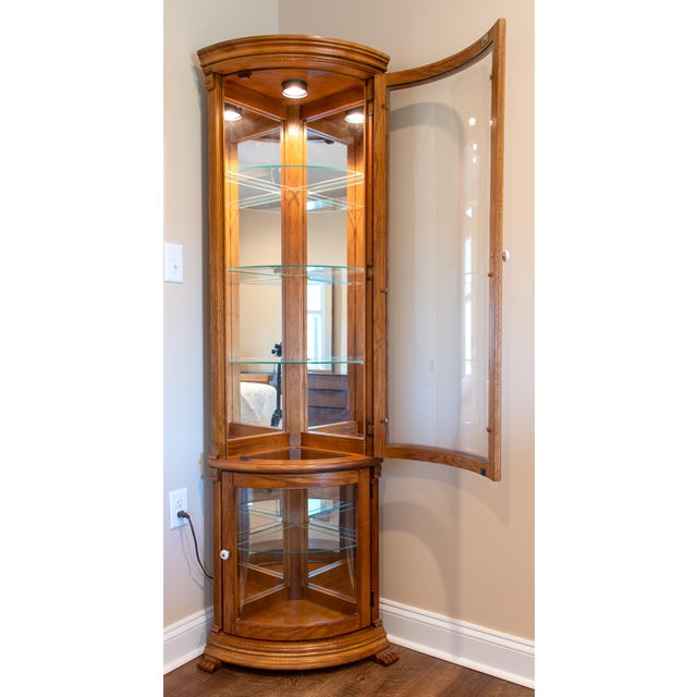 Vintage-Style Tall Oak Curio Display Cabinet W/ Illuminated Glass Shelves, Magnetic Doors & Antique Brass Knobs For Sale - Image 17 of 18