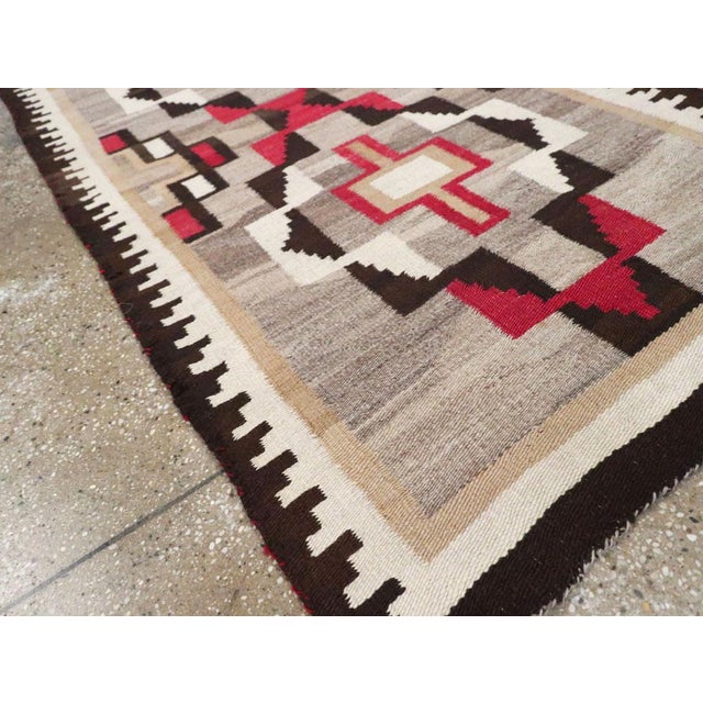 Ivory Galerie Shabab Collection Tribal Mid-20th Century Handmade American Flatweave Navajo Throw Rug For Sale - Image 8 of 10