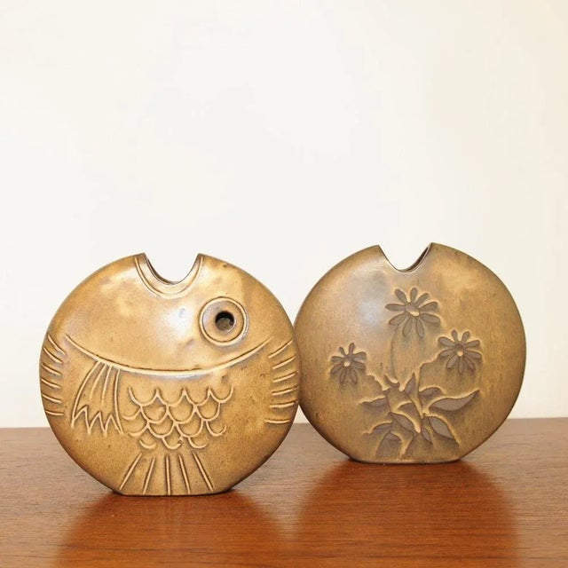 Brown Mid-Century Brown Ceramic Fish and Flower Vases from Rois de Majorque, France, 1970s, Set of 2 For Sale - Image 8 of 13