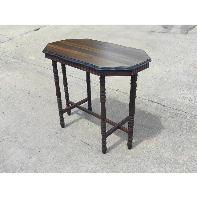 Traditional Early 20th Century Antique Edwardian Style Walnut Side Table For Sale - Image 3 of 5