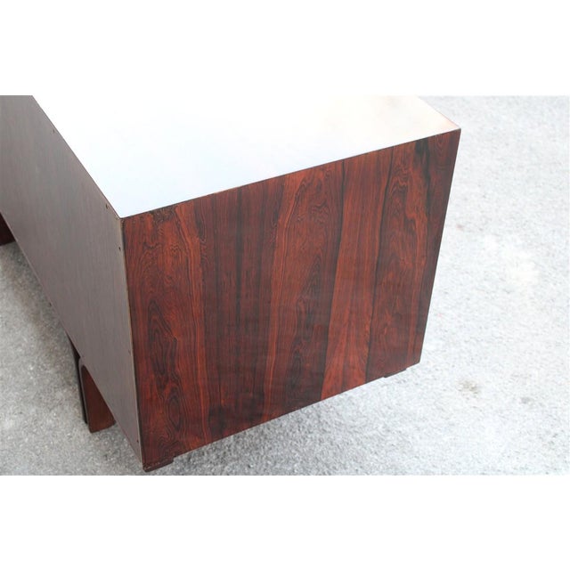 Brown Low Rosewood Sideboard by Gianfranco Frattini for Bernini, 1960s For Sale - Image 8 of 17