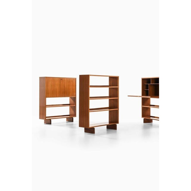 Brown Bookcase and Cabinets in Mahogany attributed to Josef Frank, 1940s, Set of 3 For Sale - Image 8 of 9