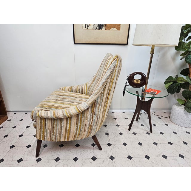 Mid-Century Modern Mid-Century Modern Tufted Wingback Lounge Chair by Selig For Sale - Image 3 of 8