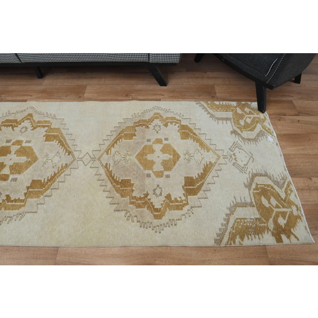 1970s Vintage Handmade Wool Cotton Turkish Beige Area Rug For Sale - Image 10 of 11