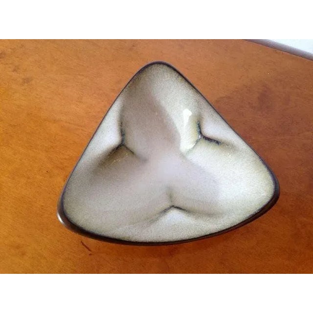 Off-white Rupert Deese 1960s Low Bowl For Sale - Image 8 of 9