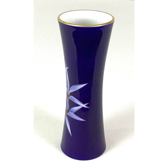 Japanese 1950s Fukagawa Japanese Cobalt Vase With Gold Rim For Sale - Image 3 of 6