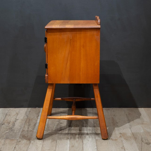 Early 20th Century Virginia House Solid Maple Nightstand c.1940 For Sale - Image 5 of 9
