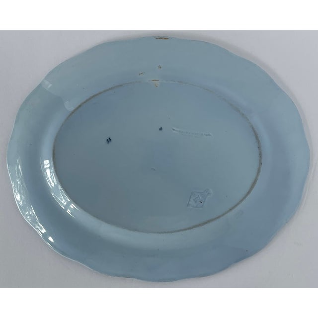 English 1868 English Baby Blue Flow Ware Heraldic Platter With Leopards & Crown - For Sale - Image 3 of 7