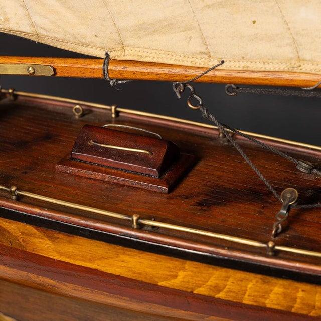 Large Vintage English Gaff Rigged Pond Yacht, 1930 For Sale - Image 17 of 18