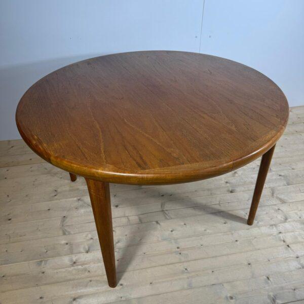 Danish Round Teak Dining Table, 1960 For Sale - Image 3 of 9