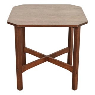 L. & J. G. Stickley Antique Mission Oak Arts & Crafts Clip Corner Lamp Table or Center Table, Circa 1910 For Sale