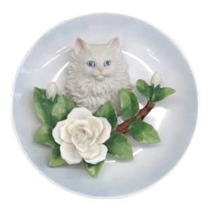 Main Aisle 3d White Persian Cat and Roses 1990 Decorative Collectors Plate 4837b