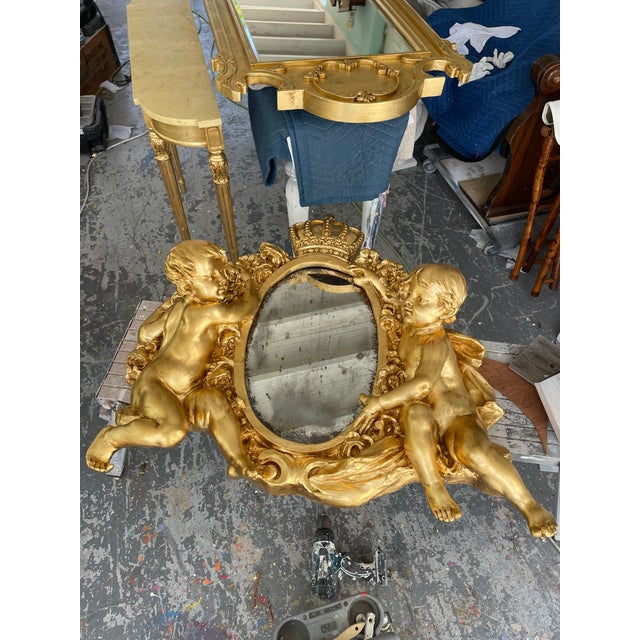 Restored Vintage 1960s Cherub Wall Mirror – Faux Gold Leaf Finish, Epoxy Resin Frame, Crown & Putti Design For Sale In Miami - Image 6 of 8