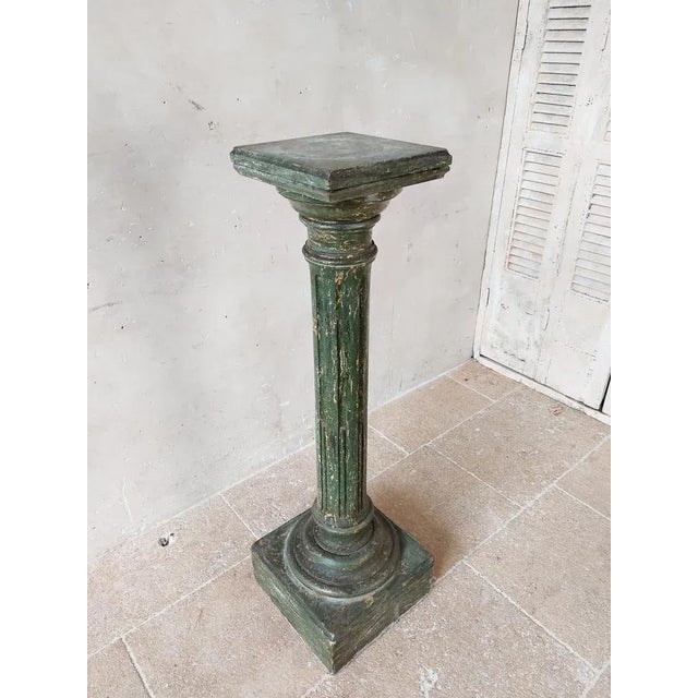 Italian Scaglioga Pedestal in Green Faux Marble, in Good conditions. Designed before 1890