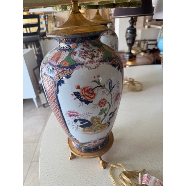 Chinoiserie Vintage Hollywood Regency Imari Lamps - a Pair For Sale - Image 3 of 16