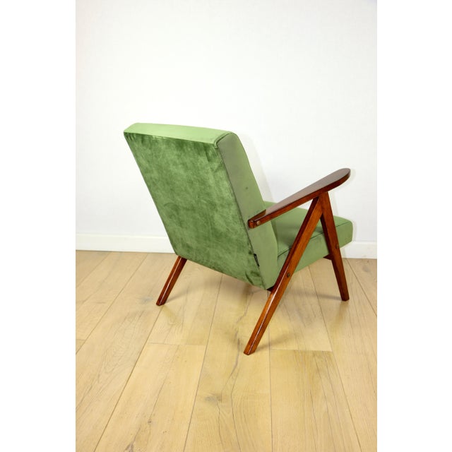 B-310 Var Armchair in Sea Green Olive Velvet, 1970s For Sale - Image 4 of 9