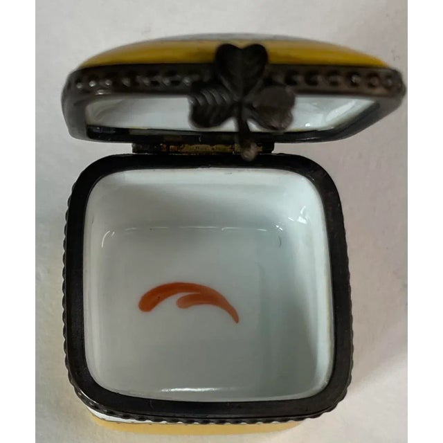 Early 20th Century Hand Painted Limoges France, Porcelain Trinket Box For Sale - Image 5 of 11