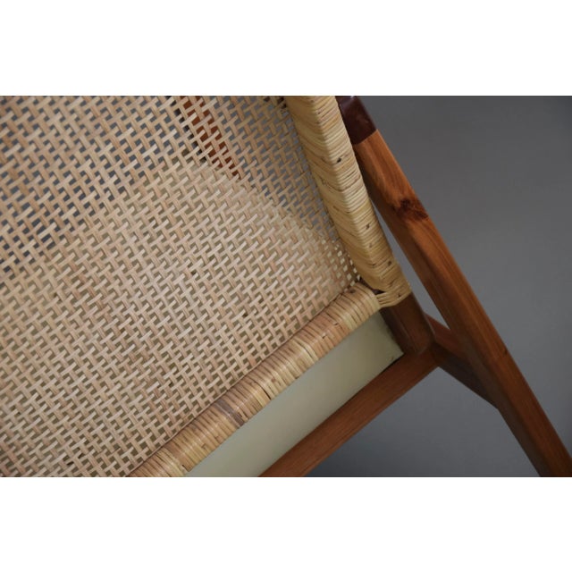 Set of Mid-Century Modern Lounge Chairs in Wood and Cane For Sale - Image 4 of 11