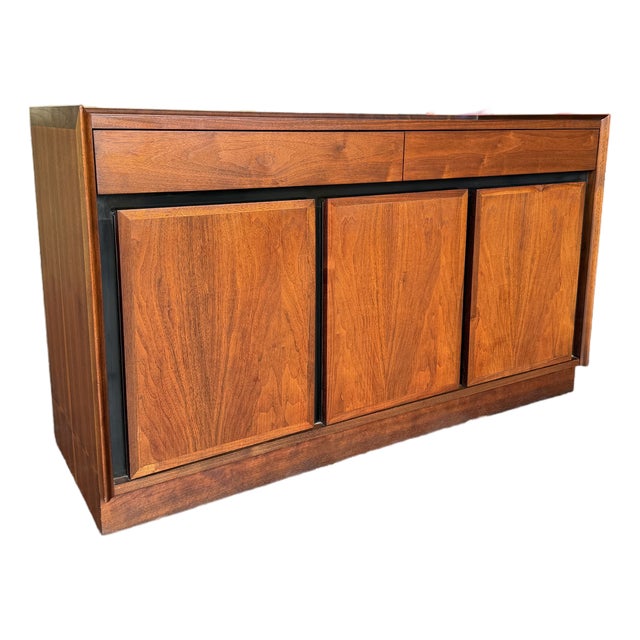 1960s Mid Century Dillingham Esprit Walnut Credenza For Sale