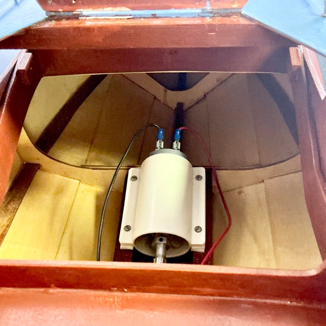 1950s Vintage Nautical Coastal Arts & Crafts Hand Made Boat Model With Case, Propeller Powered For Sale - Image 12 of 18