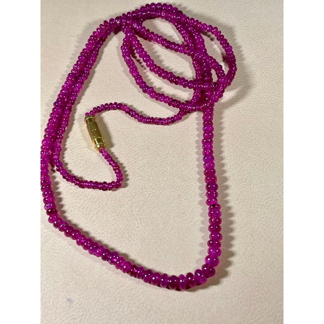 Natural 100 Carat Natural Ruby Bead Single Strand Necklace with Silver Clasp For Sale In New York - Image 6 of 18