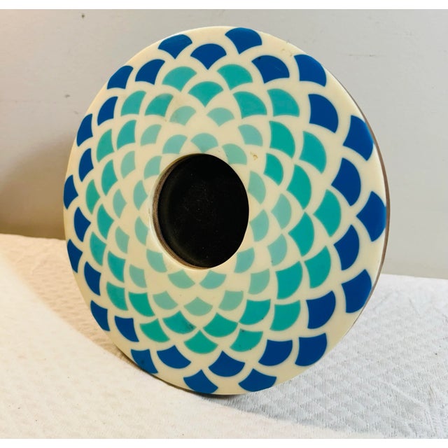 Vintage Jonathon Adler Art Deco Style Blue & White Small Round Tabletop Picture Frame For Sale In Philadelphia - Image 6 of 9