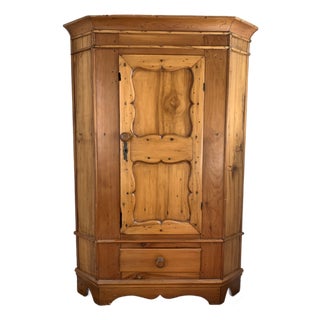 Mid 19th Canadian Pine Farmers Low Corner Cabinet For Sale