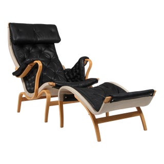 Set of Pernilla Lounge Chair and Ottoman in Leather attributed to Bruno Mathsson for Dux, 1980s For Sale