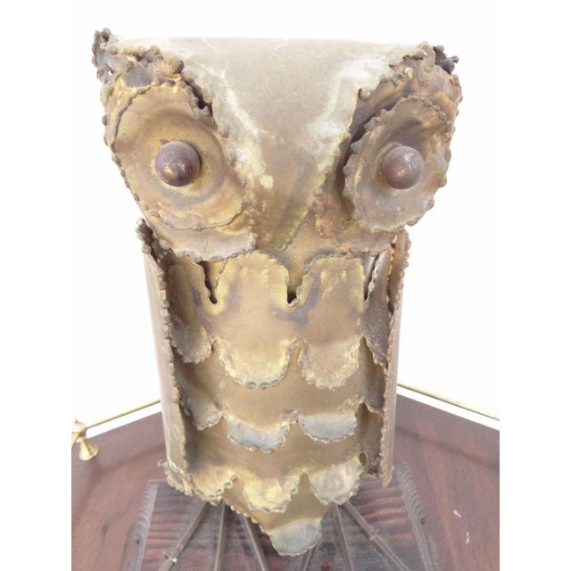 A vintage metal owl sculpture. Great shape, tight and sturdy..light wear. this item is not marked by a maker.