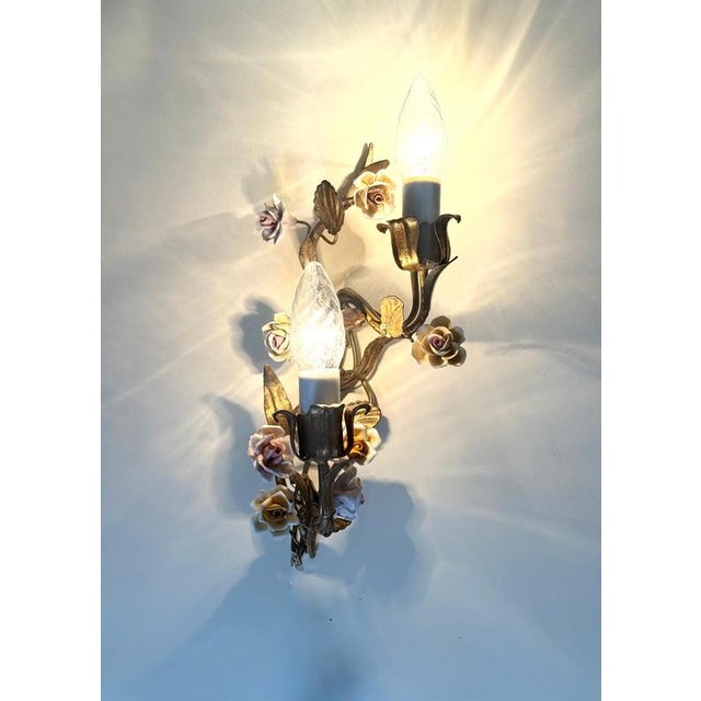 Rococo Vintage Italian Mirrored Gilt Metal and Porcelain Rose Sconces, 1940s, Set of 2 For Sale - Image 3 of 18