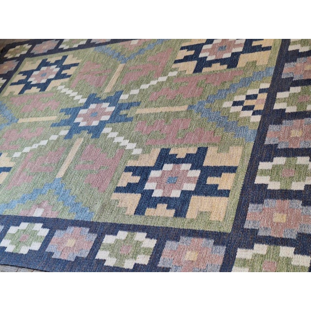 Mid-Century Swedish Wool Flatweave Rug with Geometric Design For Sale - Image 5 of 12