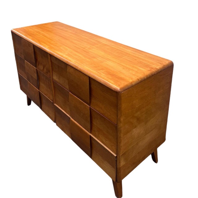 1950s Vintage Solid Maple Mid Century Modern Heywood Wakefield 6 Drawer Dresser For Sale In Seattle - Image 6 of 7
